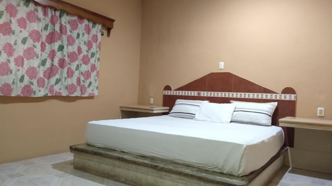 Hotel Maria Jose Felipe Carrillo Puerto Екстериор снимка